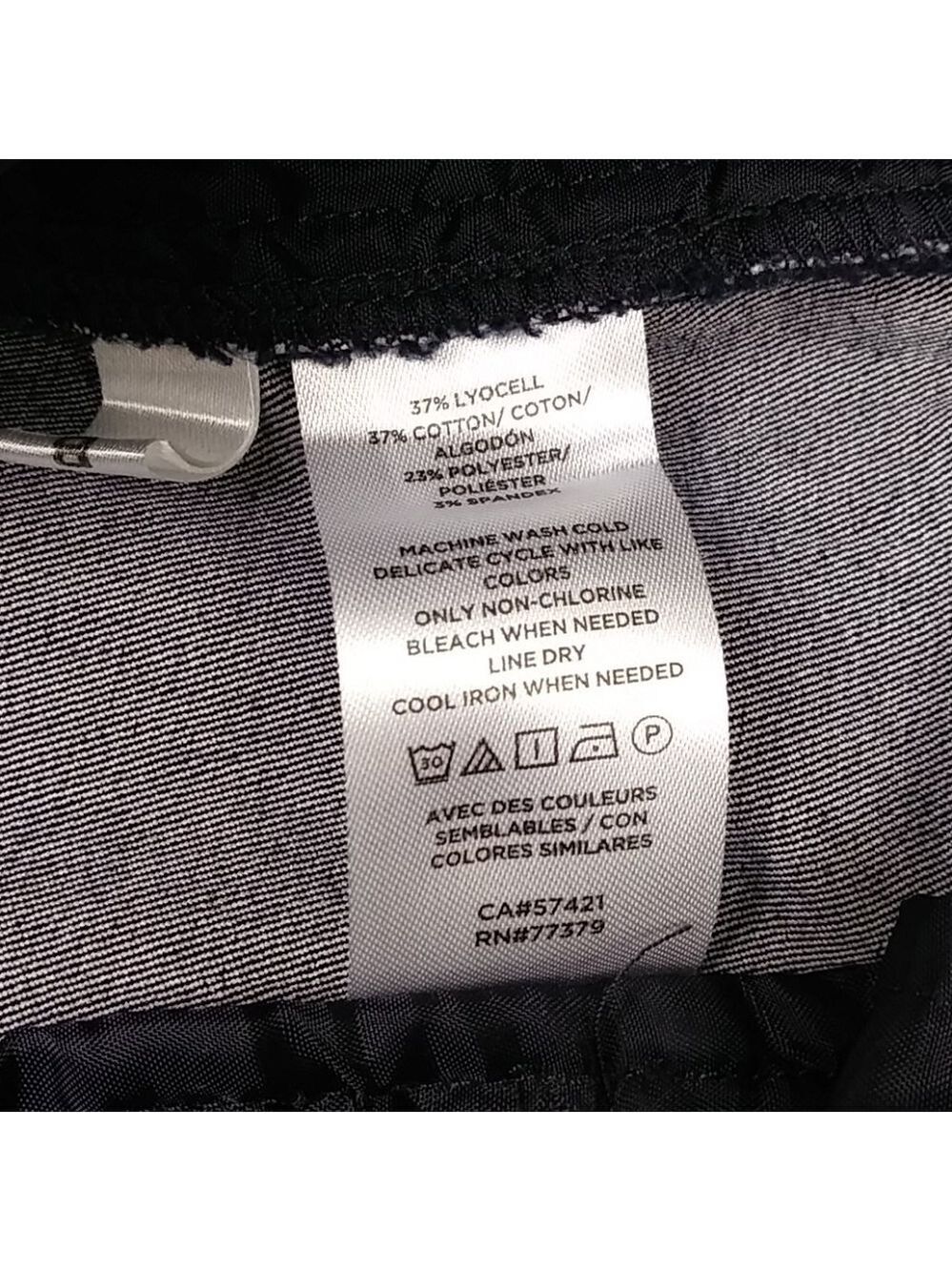 Ann Taylor Factory Dark Blue Mid Rise Button Zipper Front Boardwalk Short - Picture 7 of 11